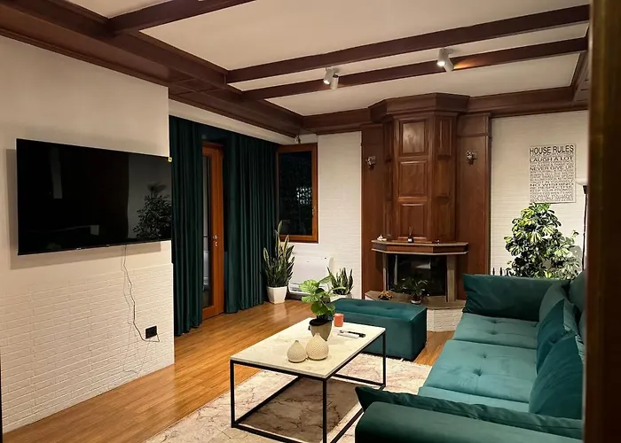 Urban Rustic In Blloku Area Tirana